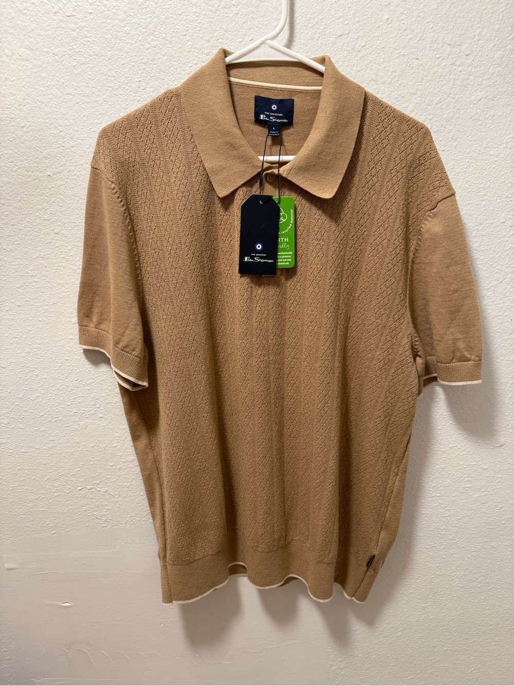 Ben Sherman Men's Tan Short-Sleeve Knit Polo Sweater. Size Large